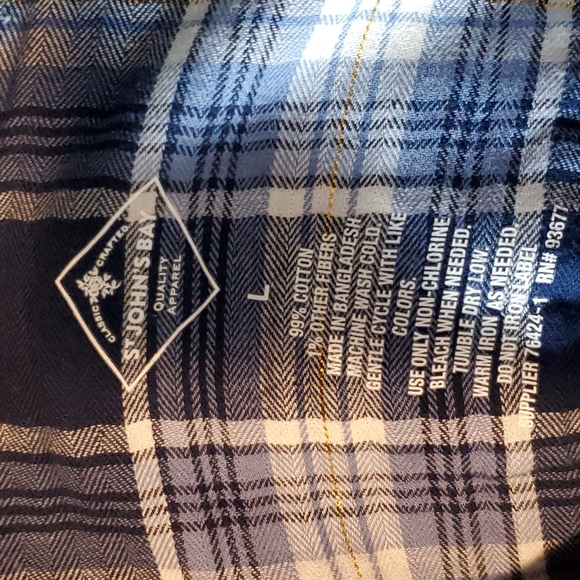Womens Large St. John's Bay Plaid Flannel - Picture 3 of 3